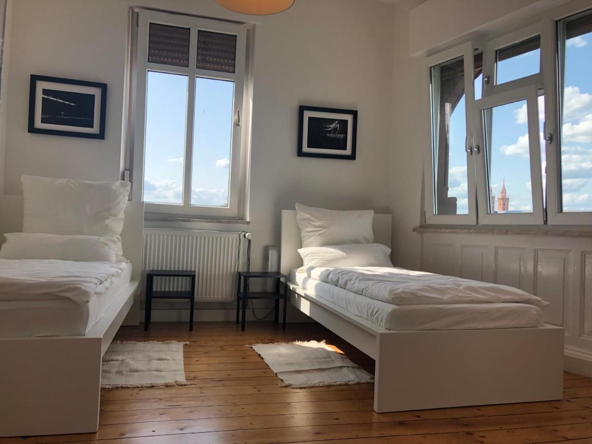 Luxe Apartment Am Rhein ヴォルムス エクステリア 写真